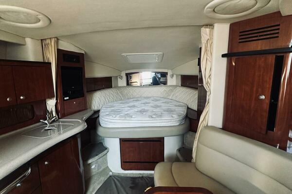 32ft Sea Ray Yacht For Sale