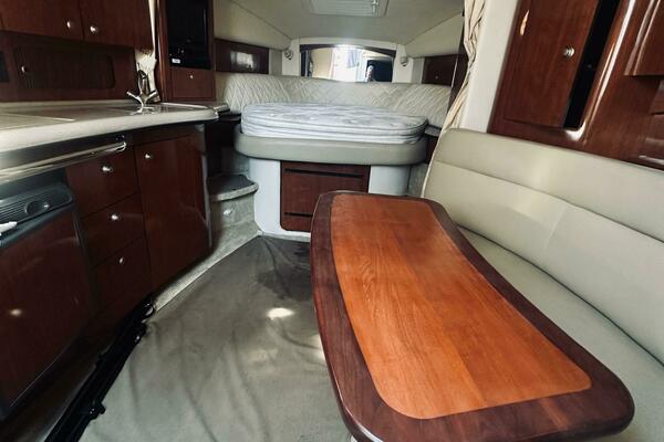 32ft Sea Ray Yacht For Sale