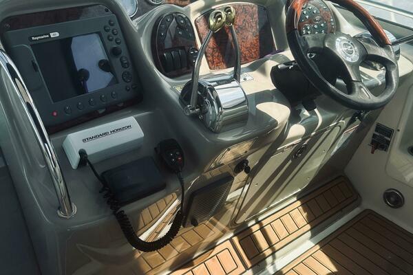 32ft Sea Ray Yacht For Sale