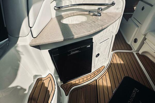 32ft Sea Ray Yacht For Sale