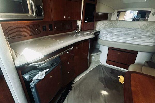 32ft Sea Ray Yacht For Sale