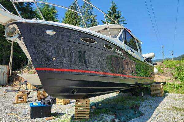 28-ft-Cutwater-2019-C-28-Mystique-Gibsons British Columbia Canada yacht for sale