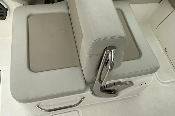 24ft Boston Whaler Yacht For Sale