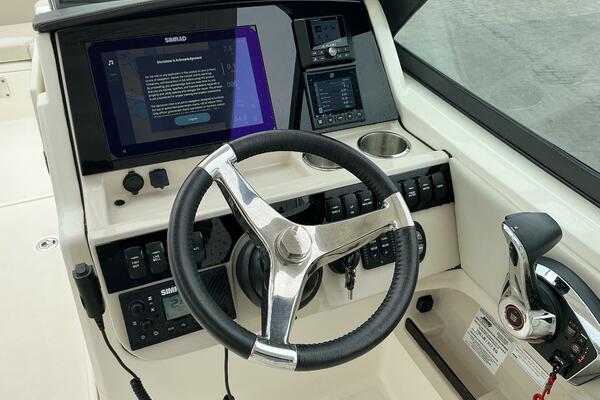 24ft Boston Whaler Yacht For Sale