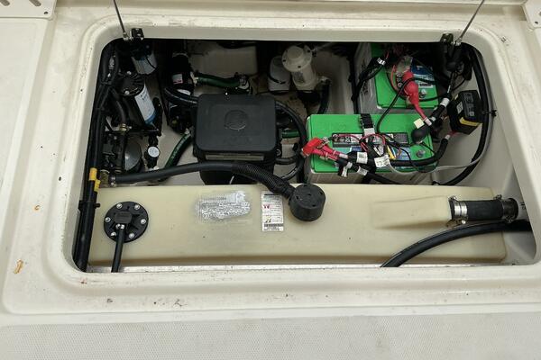 24ft Boston Whaler Yacht For Sale