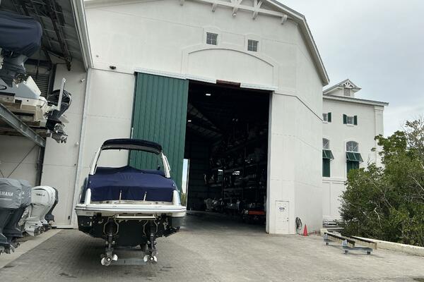 24ft Boston Whaler Yacht For Sale