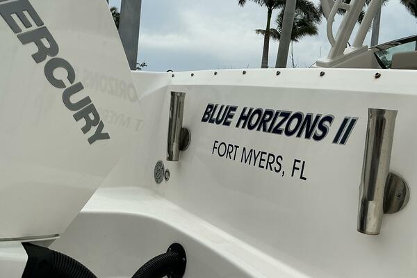 24ft Boston Whaler Yacht For Sale