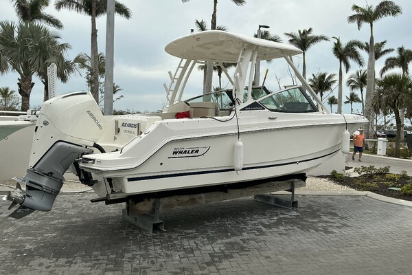 24ft Boston Whaler Yacht For Sale