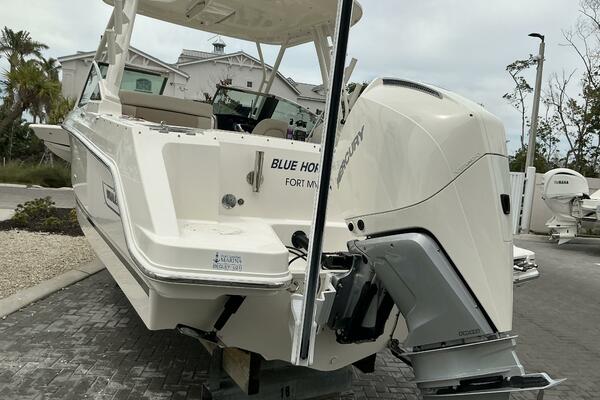 24ft Boston Whaler Yacht For Sale