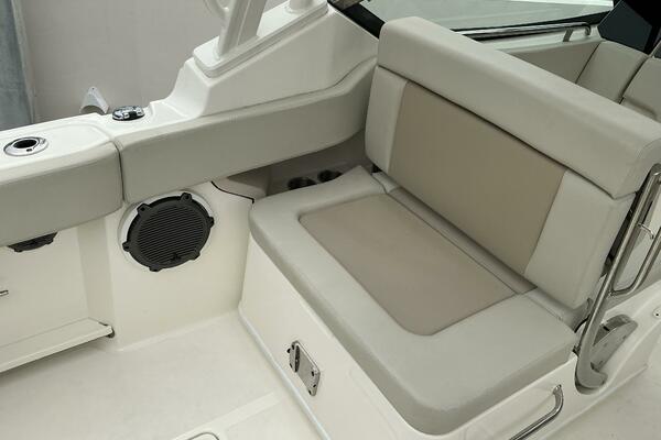 24ft Boston Whaler Yacht For Sale