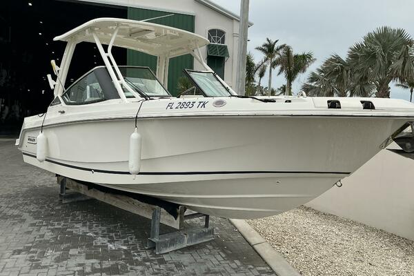 24ft Boston Whaler Yacht For Sale