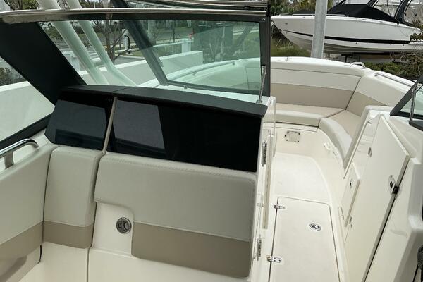 24ft Boston Whaler Yacht For Sale