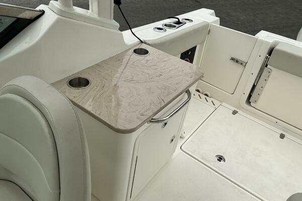 24ft Boston Whaler Yacht For Sale