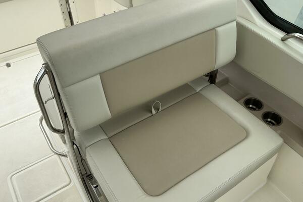 24ft Boston Whaler Yacht For Sale