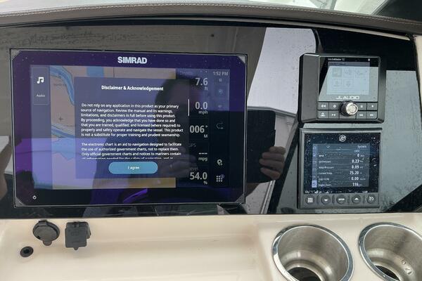 24ft Boston Whaler Yacht For Sale