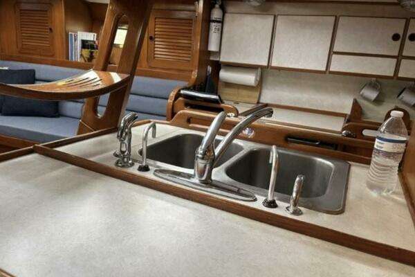 Hylas 46 Yacht For Sale