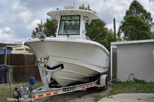 25ft Boston Whaler Yacht For Sale
