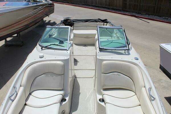 Photo of the 2008 Sea Ray 240 Sundeck