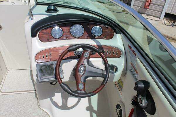 Photo of the 2008 Sea Ray 240 Sundeck