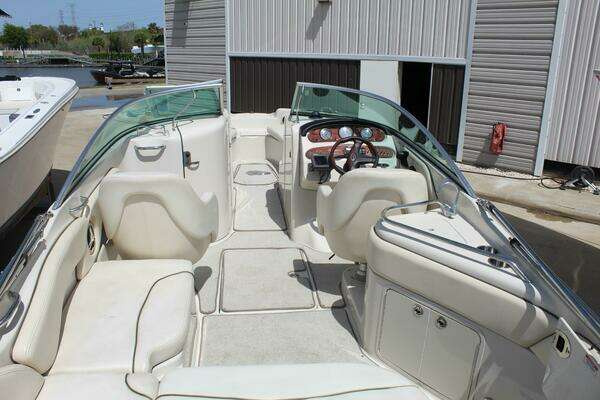 Photo of the 2008 Sea Ray 240 Sundeck