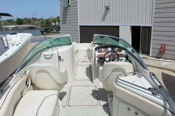 Photo of the 2008 Sea Ray 240 Sundeck