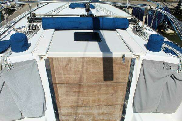 Photo of the 2000 Catalina 36 MkII "Pearl"