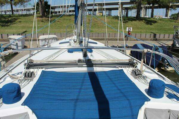 Photo of the 2000 Catalina 36 MkII "Pearl"