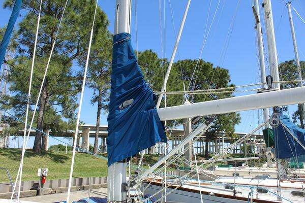 Photo of the 2000 Catalina 36 MkII "Pearl"