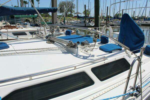Photo of the 2000 Catalina 36 MkII "Pearl"