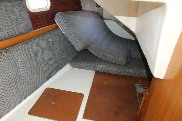 Photo of the 2000 Catalina 36 MkII "Pearl"