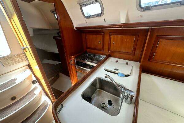 32ft Beneteau Yacht For Sale