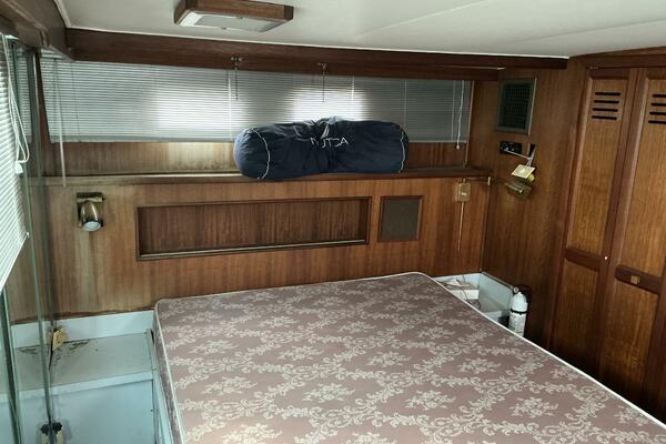 58ft Hatteras Yacht For Sale