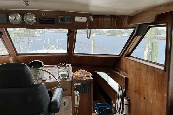 58ft Hatteras Yacht For Sale