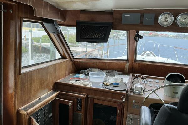 58ft Hatteras Yacht For Sale