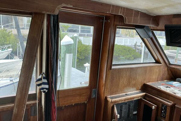 58ft Hatteras Yacht For Sale