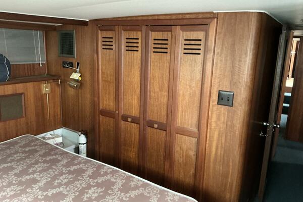 58ft Hatteras Yacht For Sale