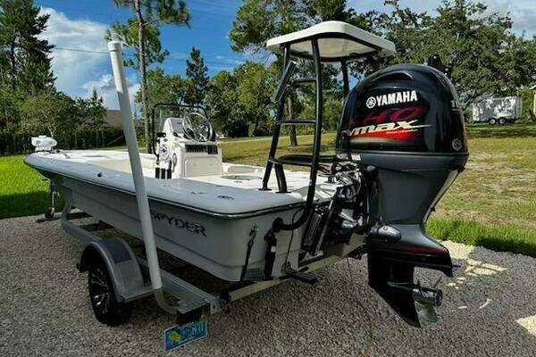 Photo of the 2019 Spyder FX19 Vapor