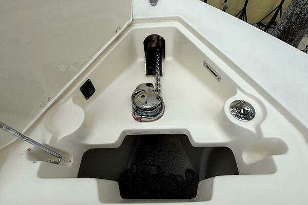 Statement 35 Center Console Yacht For Sale