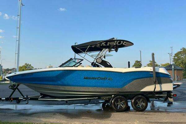 24-ft-Mastercraft-2022-NXT24-Port Carling Ontario Canada yacht for sale