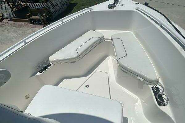 Photo of the 2007 Everglades 240CC