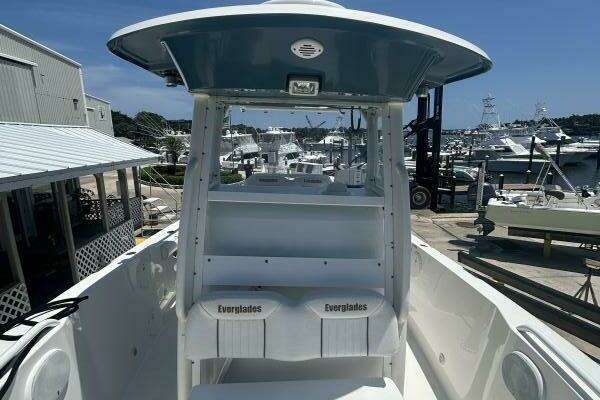 Photo of the 2007 Everglades 240CC