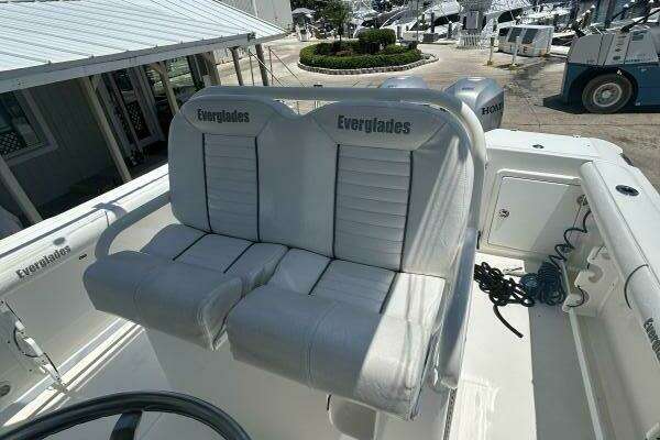 Photo of the 2007 Everglades 240CC