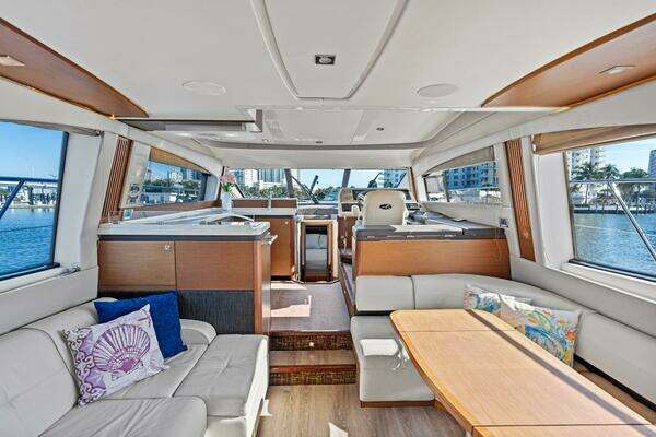 Sea Ray 510 Fly Yacht For Sale