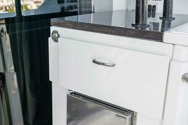 Sea Ray 510 Fly Yacht For Sale