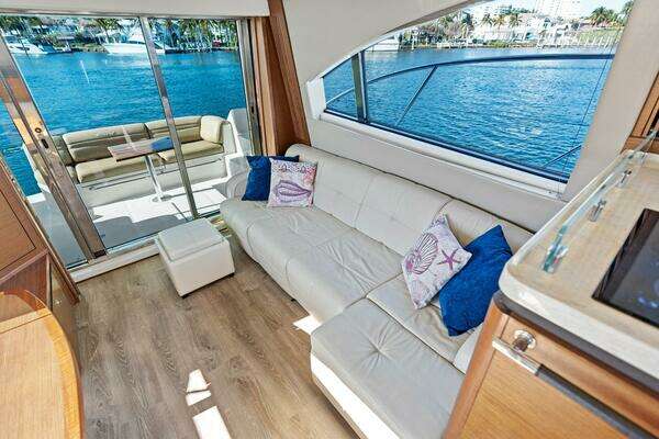 Sea Ray 510 Fly Yacht For Sale