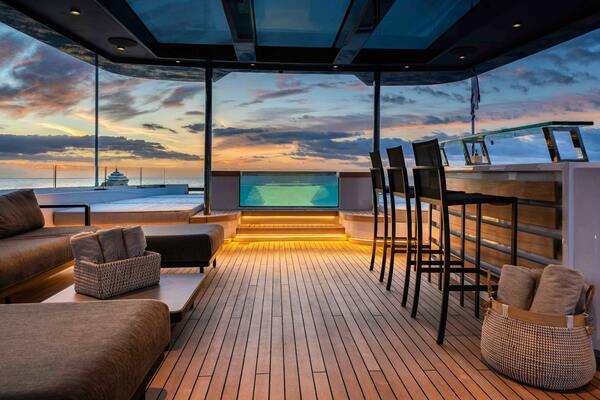 OCEAN KING DUCALE 120 118ft Ocean King Yacht For Sale