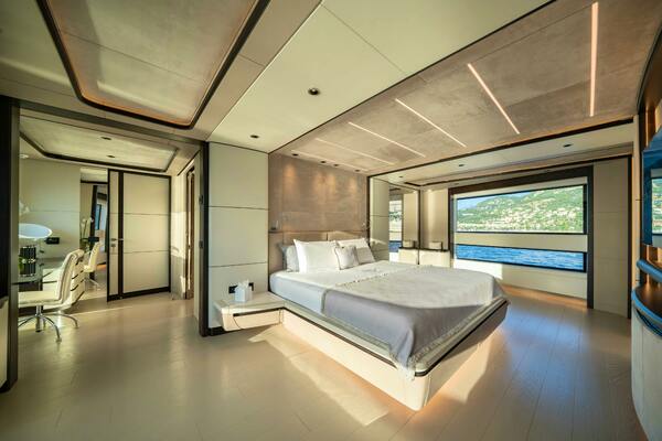 OCEAN KING DUCALE 120 118ft Ocean King Yacht For Sale