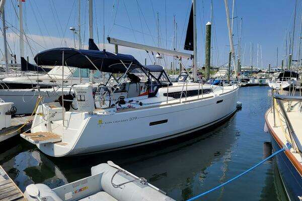 Photo of the 2016 Jeanneau 379 "Tharos"