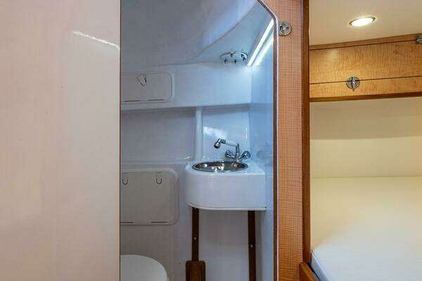 2019 Custom Carolina 28