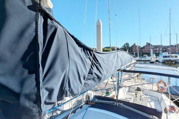 Falkor 30ft Catalina Yacht For Sale